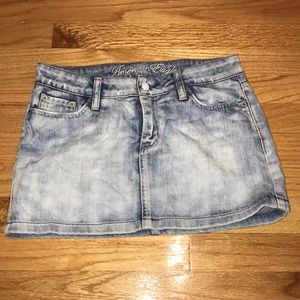 low waisted AE denim skirt